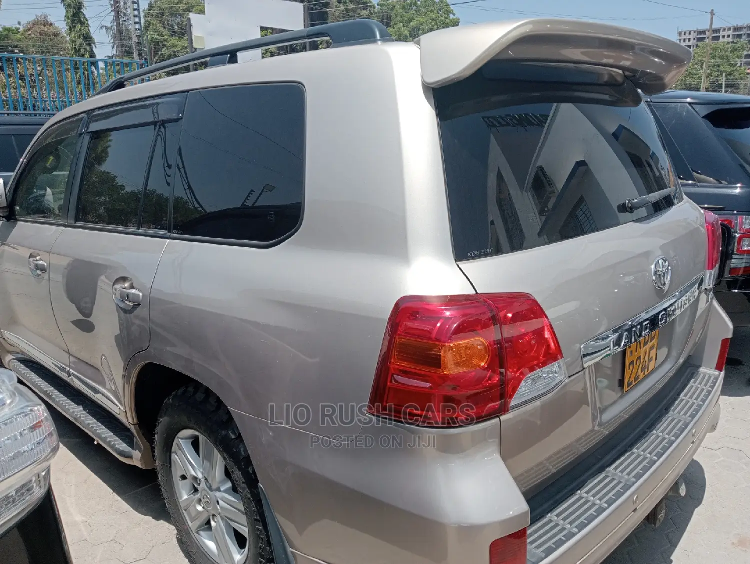 Toyota Land Cruiser 2014 Gold
