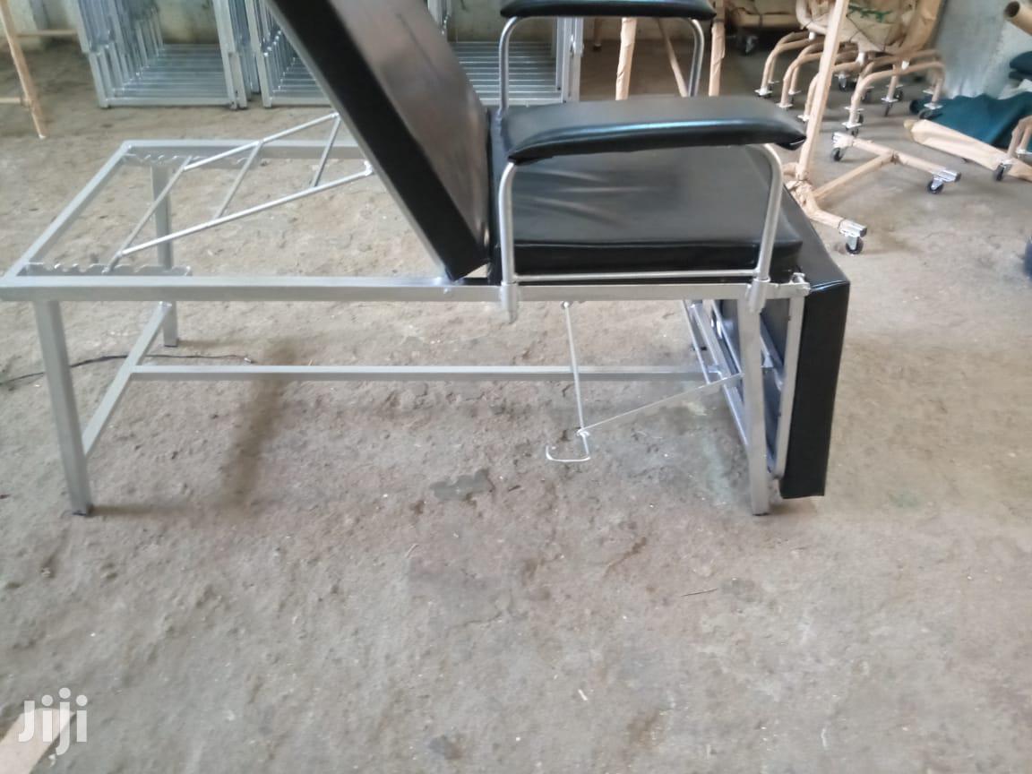 Donor Couch(Local)