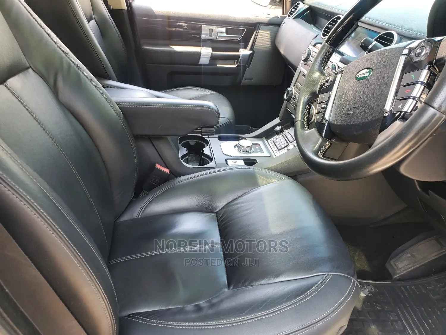 Land Rover Discovery 2015 White