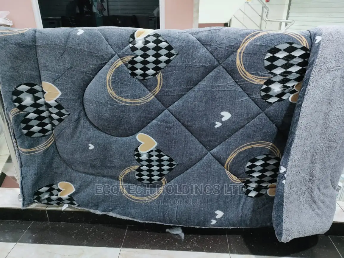 6 by 6 Binded Duvets Set With 1 Bedsheet.