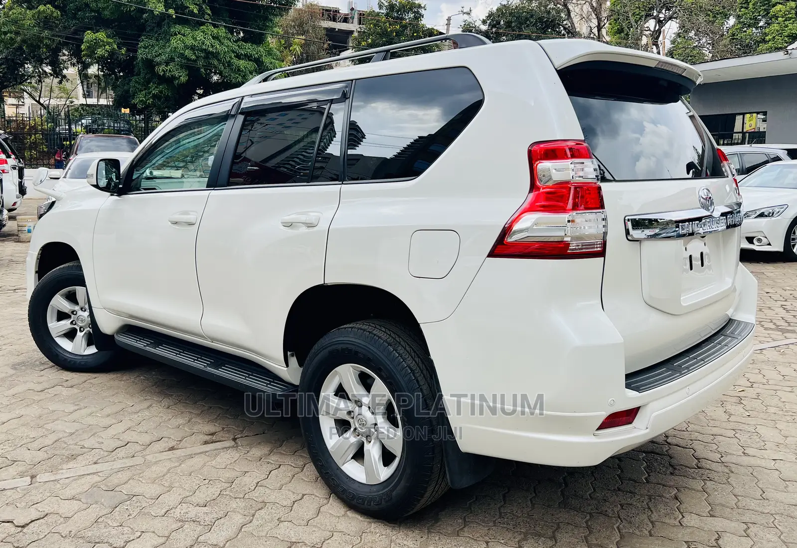 Toyota Land Cruiser Prado 2.7 2017 White