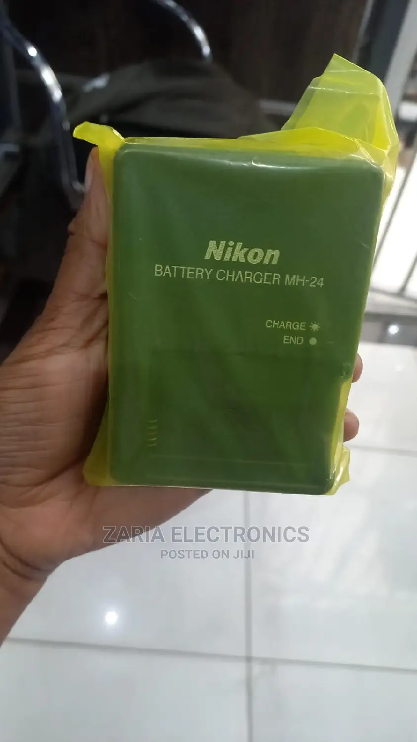 Nikon Mh-24