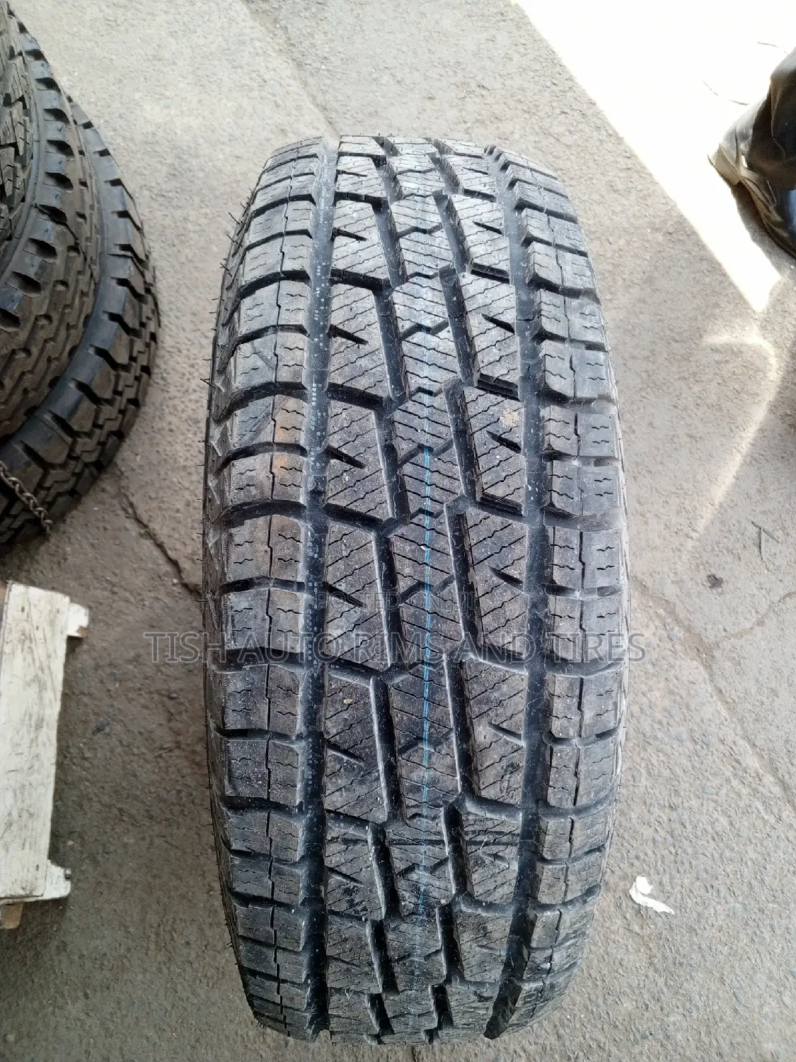 265/70r17 Vantage