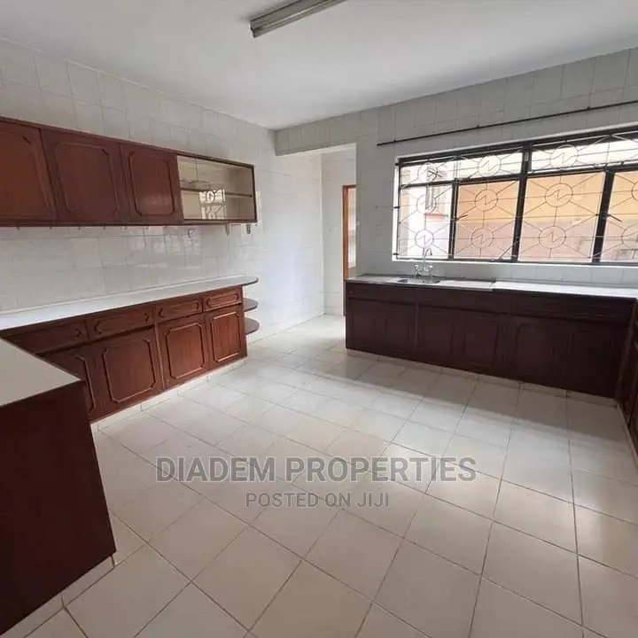 4bdrm Townhouse / Terrace in Lavington for rent