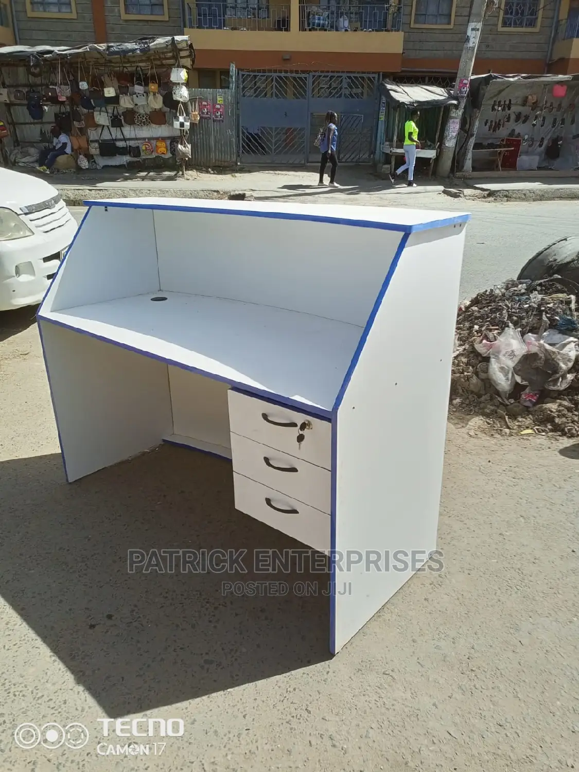 Curved Morden Reception Desk 1.4 Mtrs