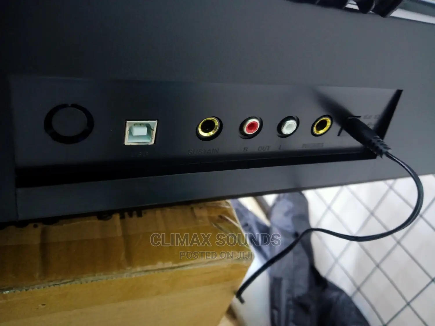 Psr -S 438 Professional Electric Keyboard 