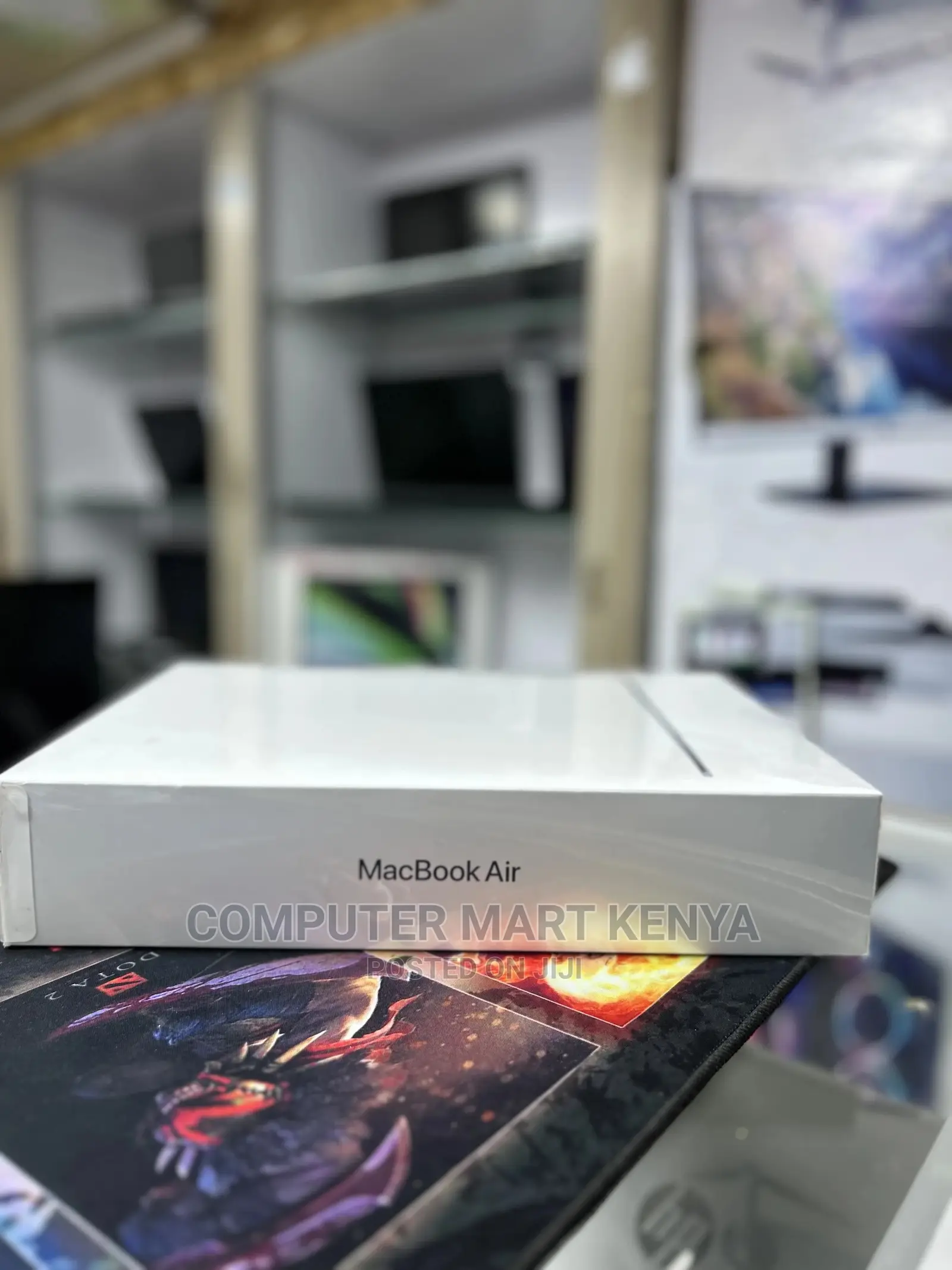 New Laptop Apple MacBook Pro 2023 M2 8GB Apple M2 SSD 256GB