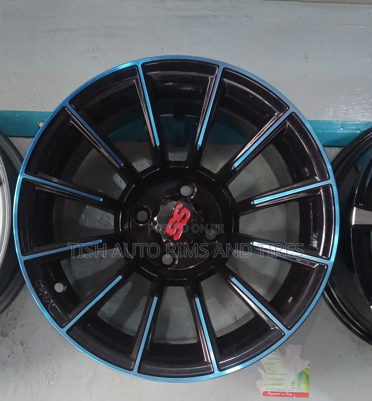 Black and Blue Offset 14 Inch