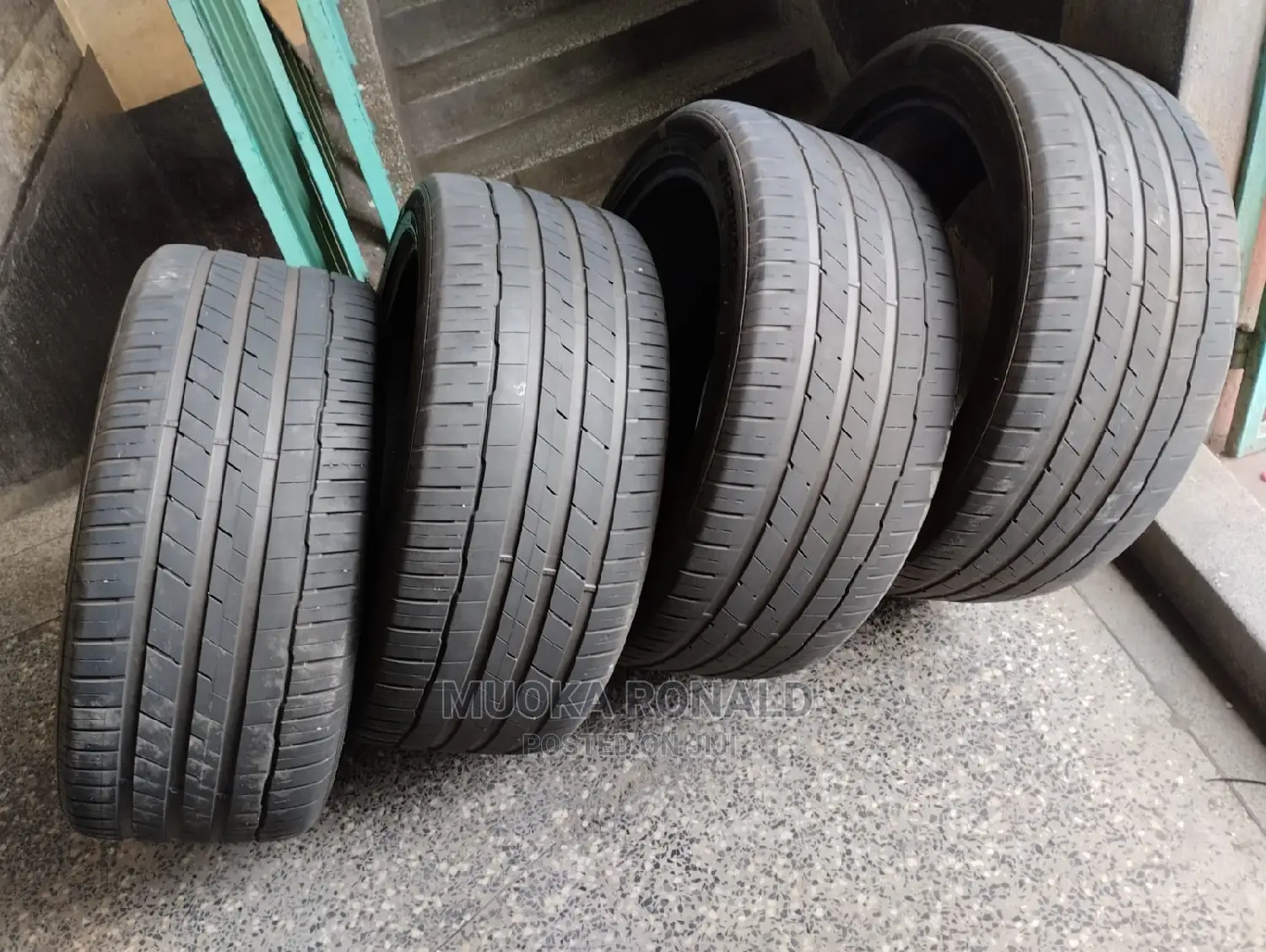 295/40r22 Hankook Tyre