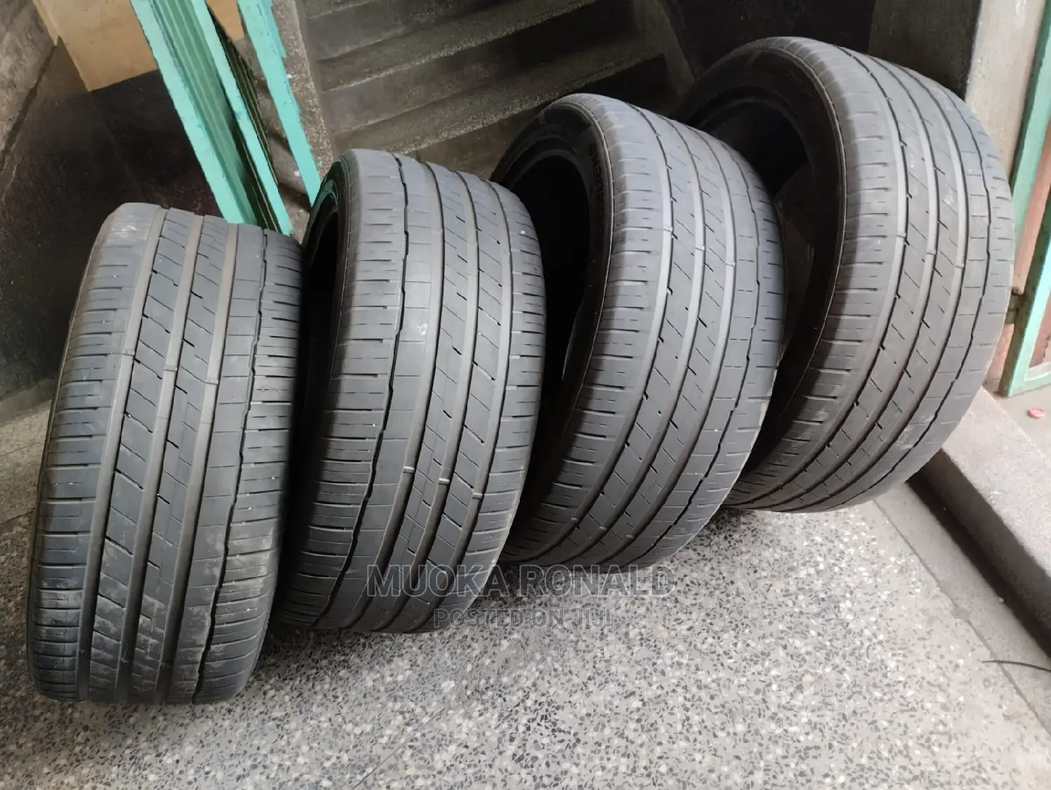 295/40r22 Hankook Tyre