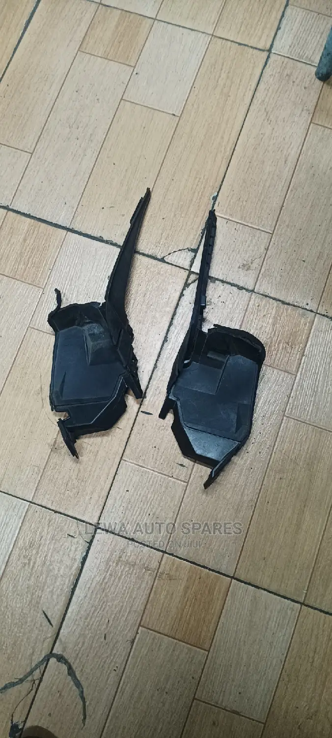 Windscreen Finishers Toyota Spade