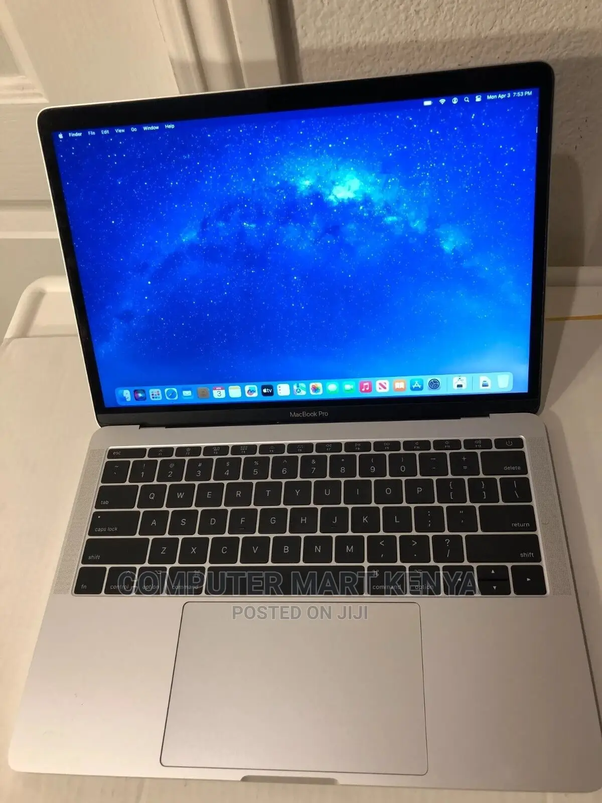 New Laptop Apple MacBook Pro 2020 M1 8GB Apple M1 SSD 256GB
