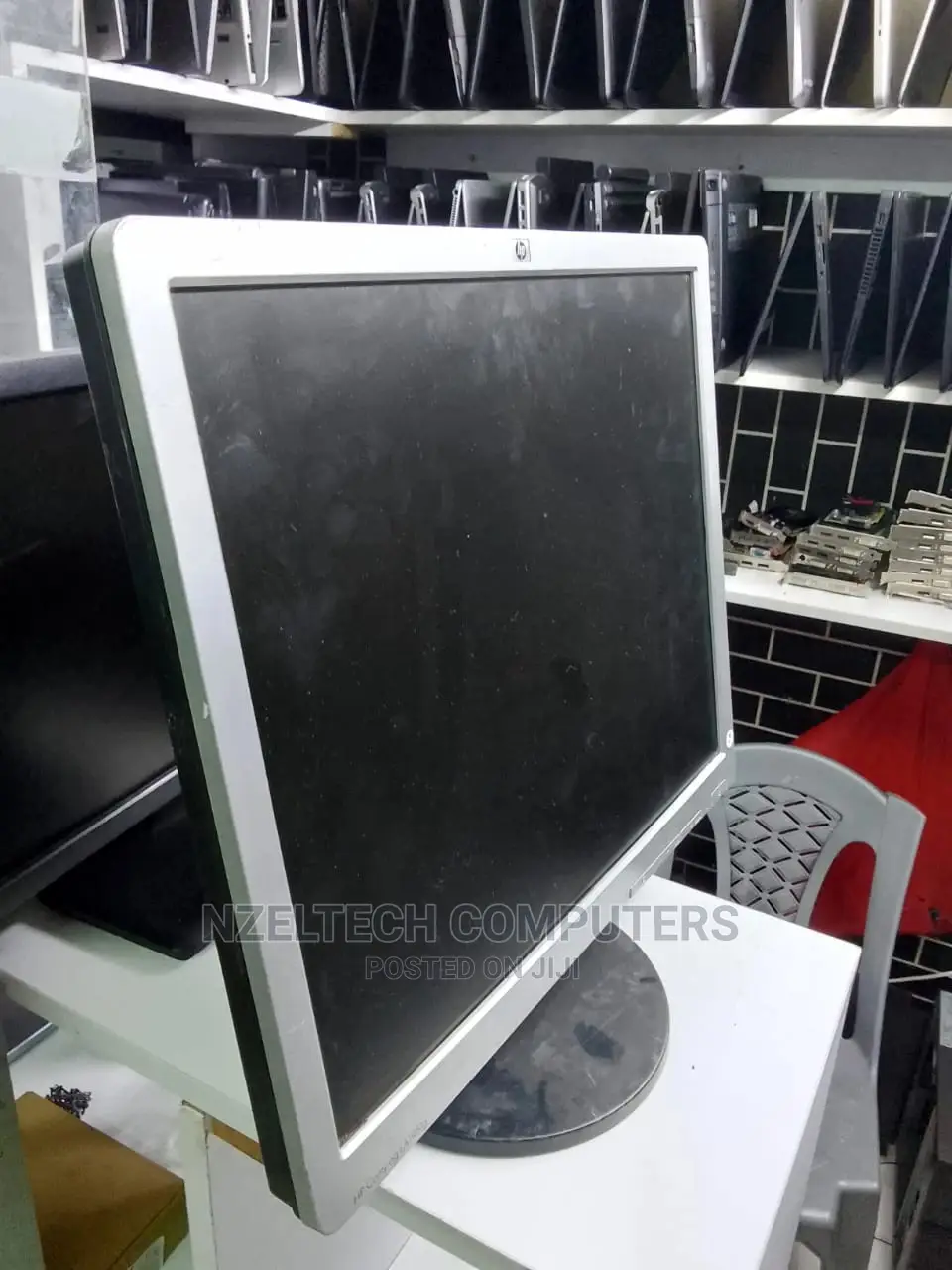 Hp 19 Inchs Monitors