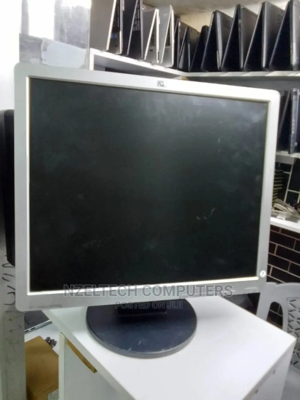 Hp 19 Inchs Monitors