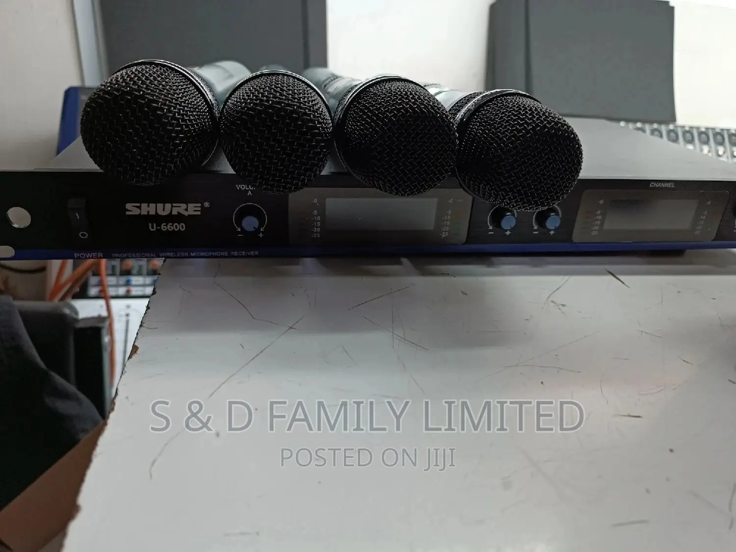Shure 4 in 1 Wireless U6600