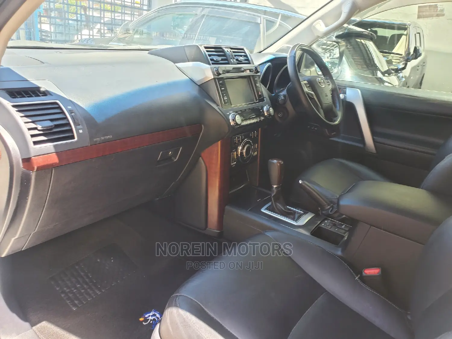 Toyota Land Cruiser Prado 2018 Pearl