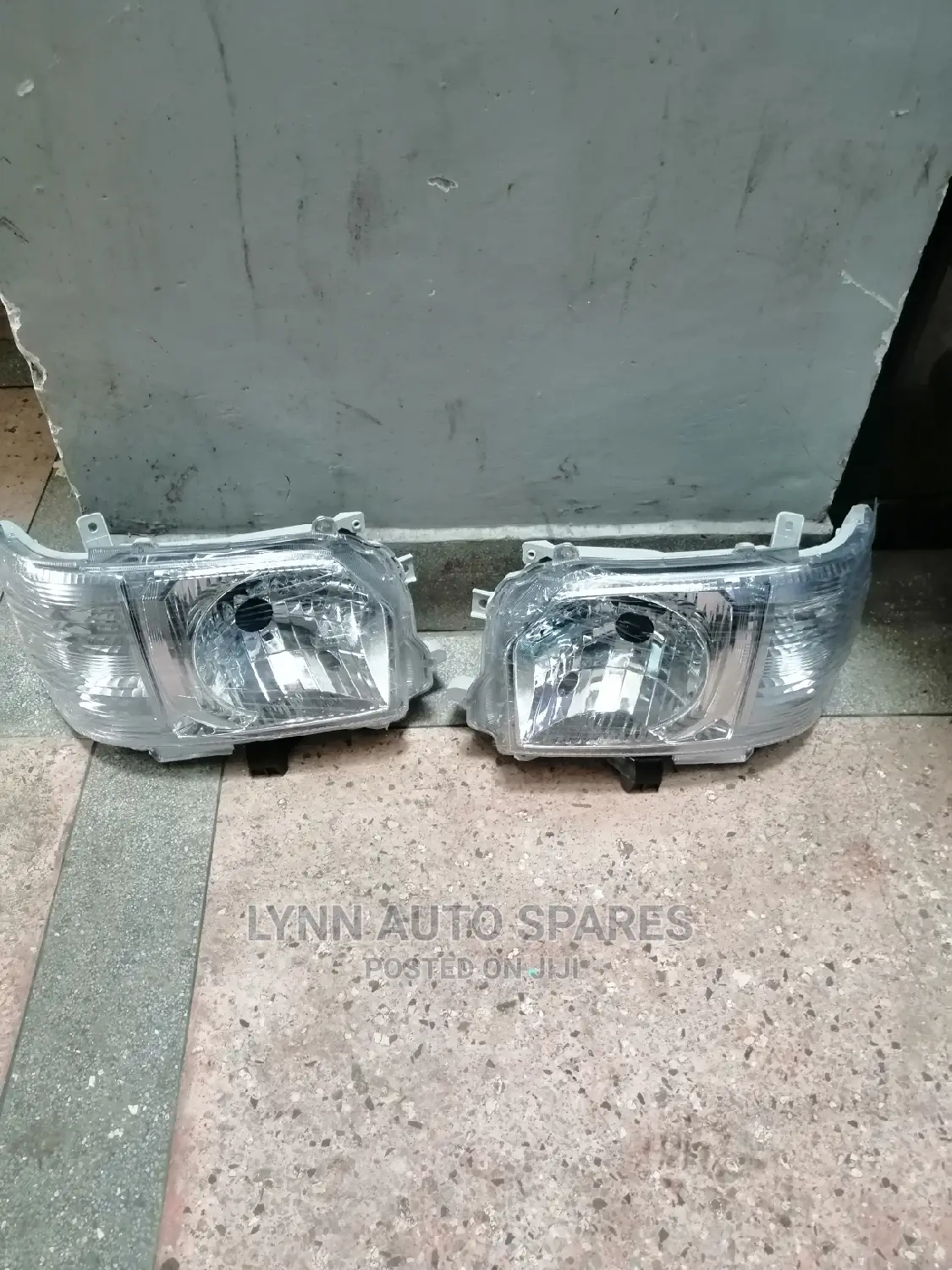 Toyota Hiace Headlight