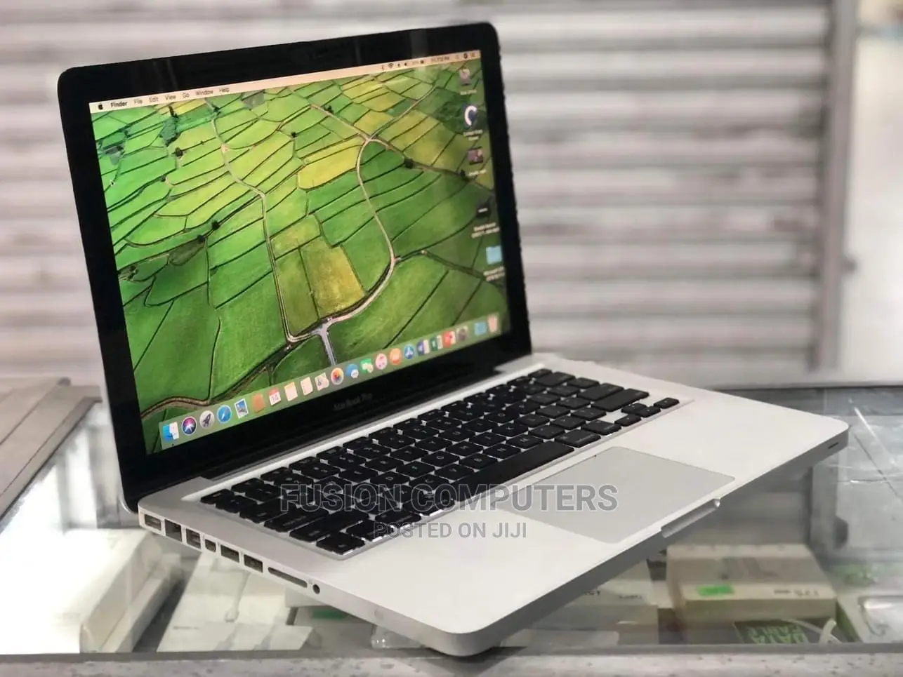 Laptop Apple MacBook Pro 8GB Intel Core I7 SSD 256GB