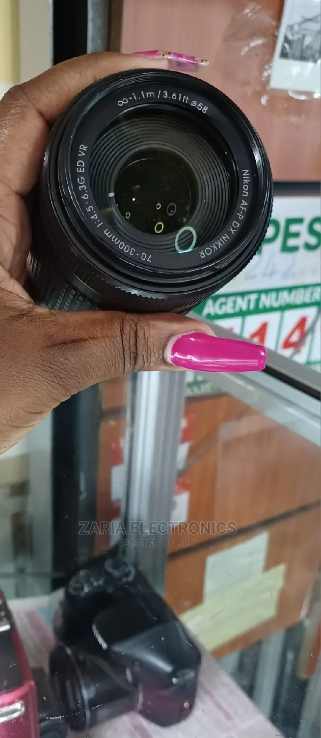 Nikon Camera Lens 70-300mm Pre-Owned