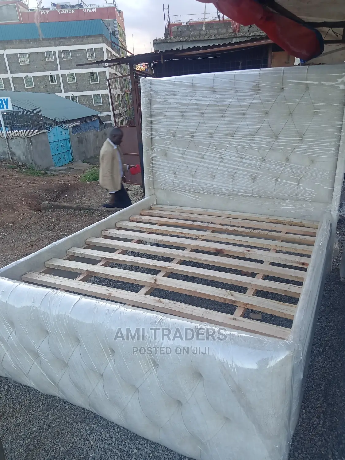 Luxury Chester Queen Size Bed
