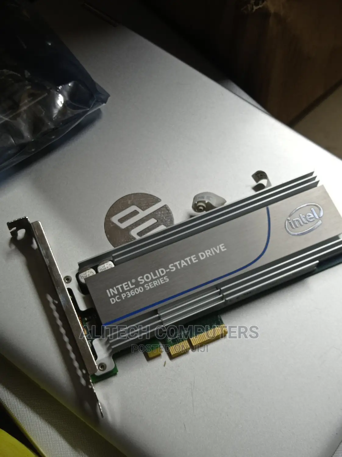PCIE Intel Computer Solid State ( SSD 1.2TB)