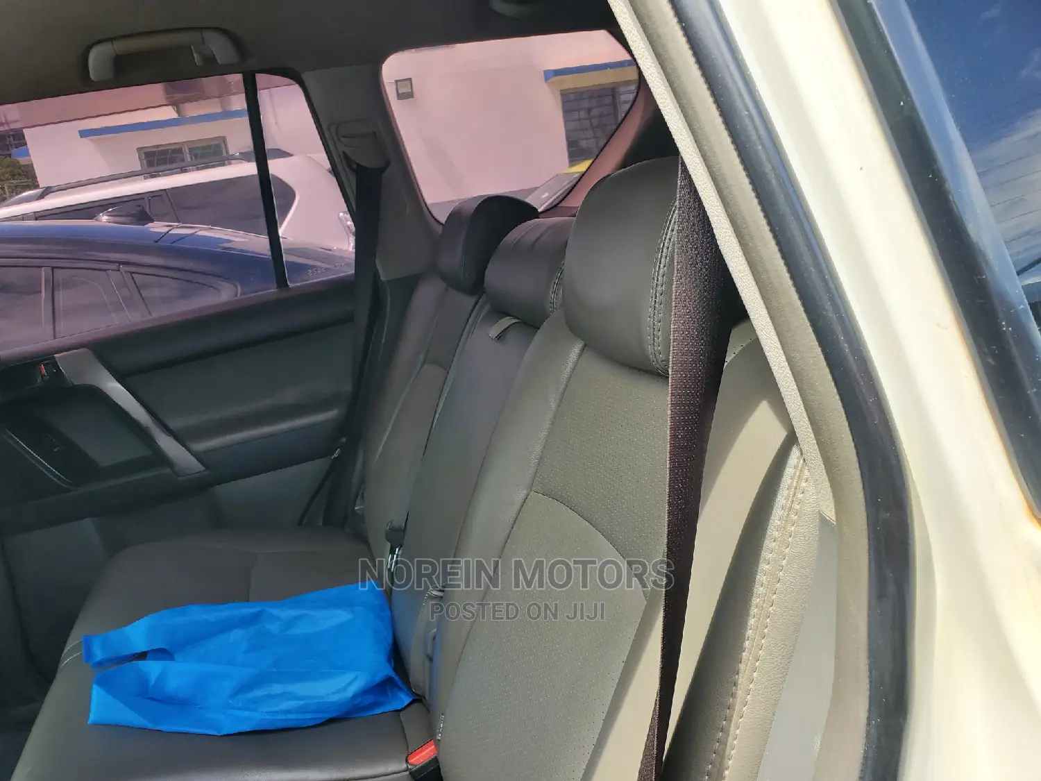 Toyota Land Cruiser Prado 2012 Pearl