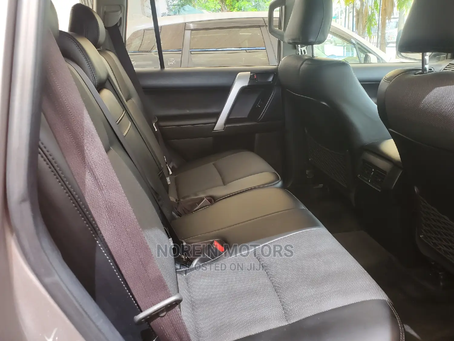 Toyota Land Cruiser Prado 2018 Gold