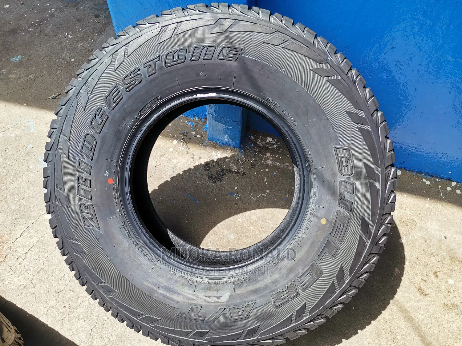 225/95r16c Bridgestone Tyre (A/T) Made in Japan