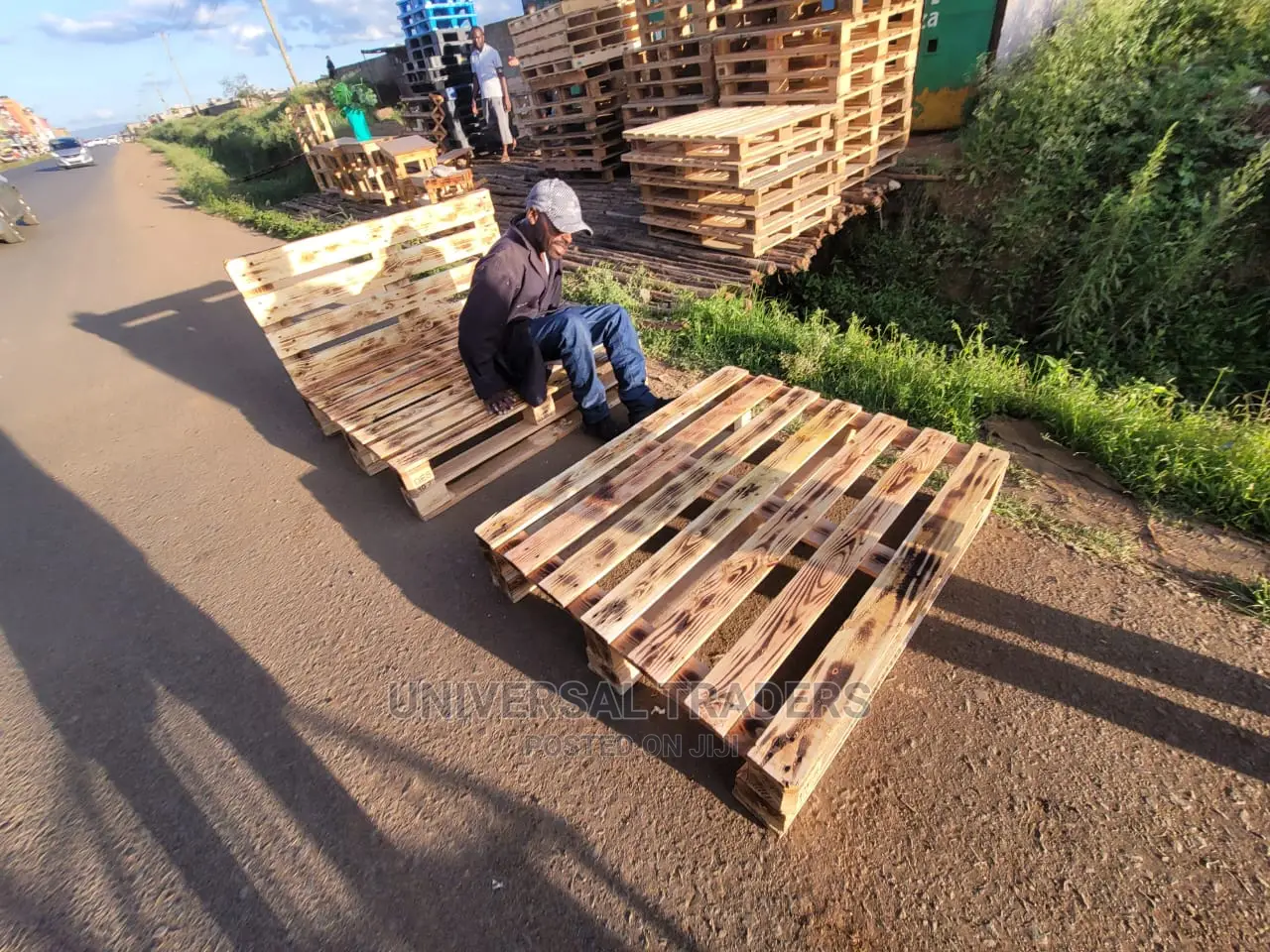Detachable Pallet Bed - Unique Wood Pallet Bed - On Offer!!