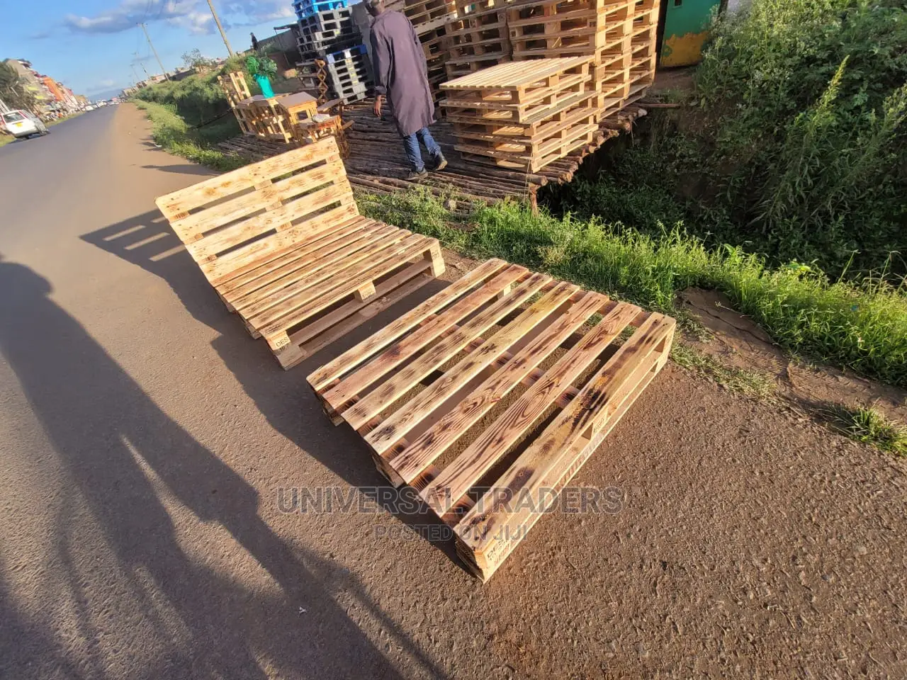 Detachable Pallet Bed - Unique Wood Pallet Bed - On Offer!!