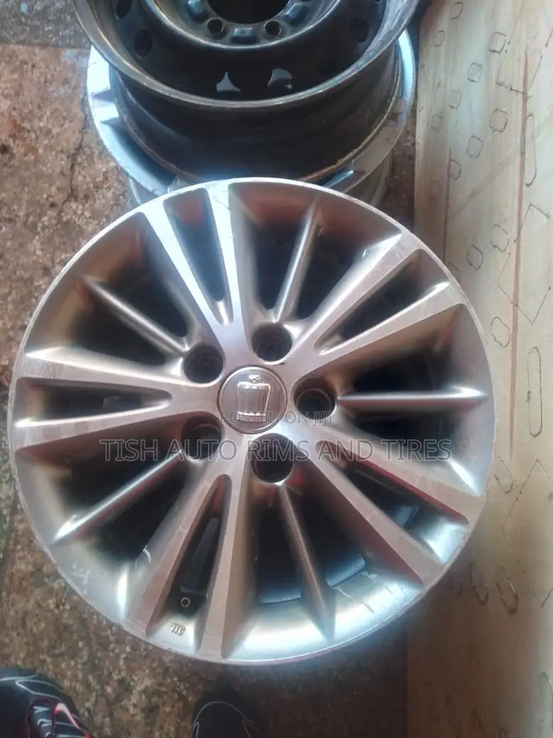 Size 16 Inch Rims Set Fitting Crown, Mark X