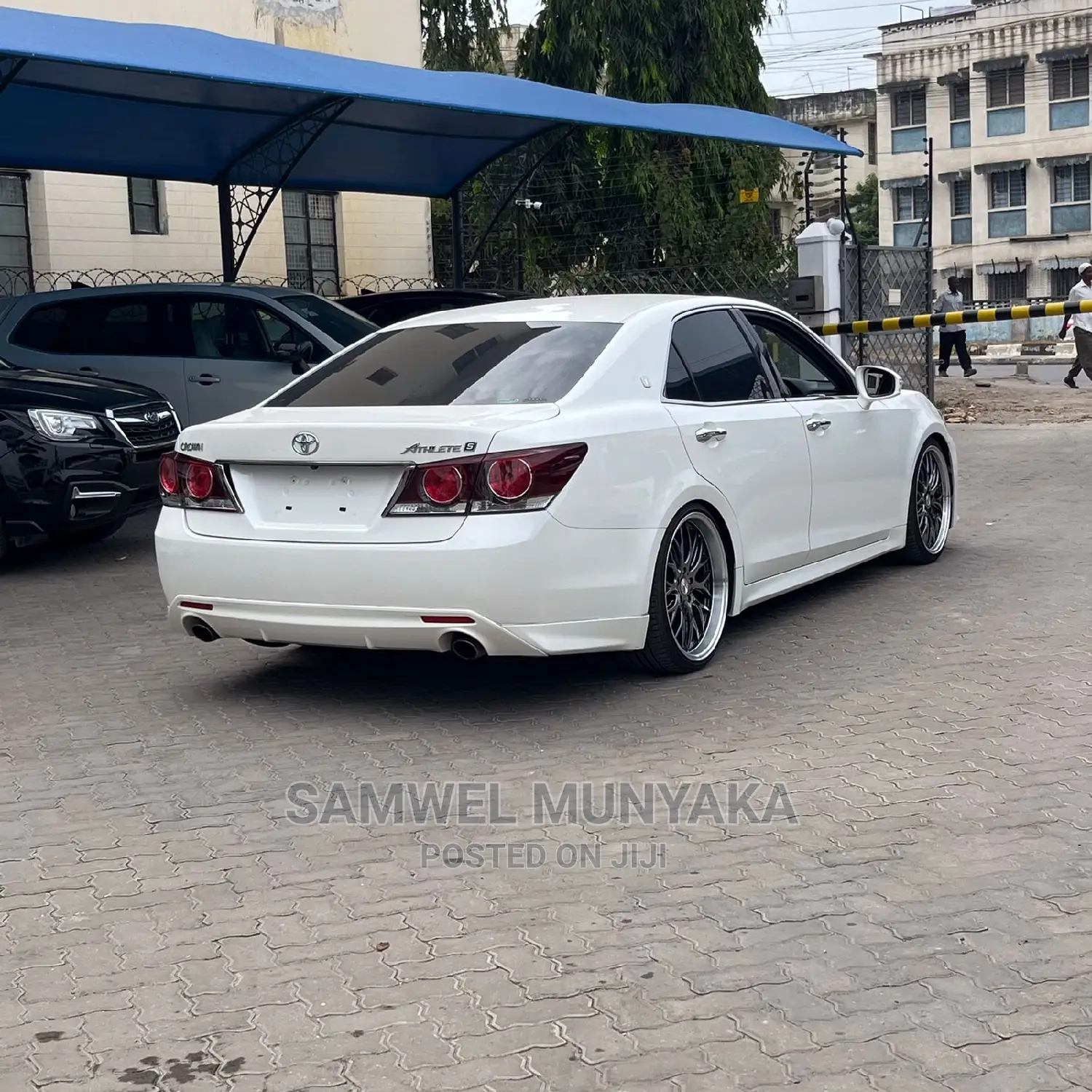 Toyota Crown 2016 White