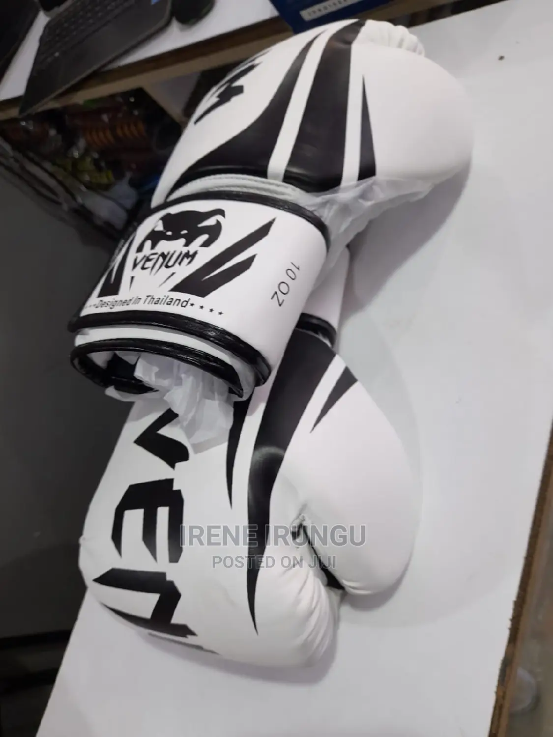 Boxing Gloves , Punching Gloves