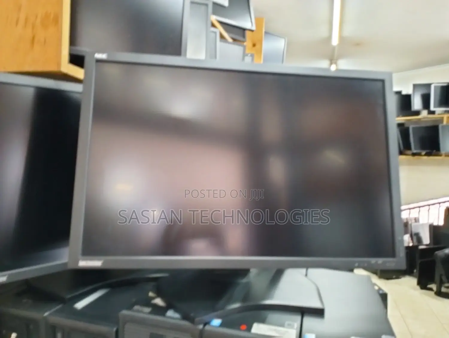 24 Inches Monitor With HDMI 7500