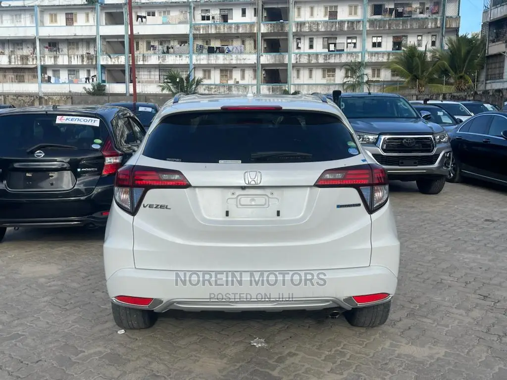 Honda Vezel 2016 White