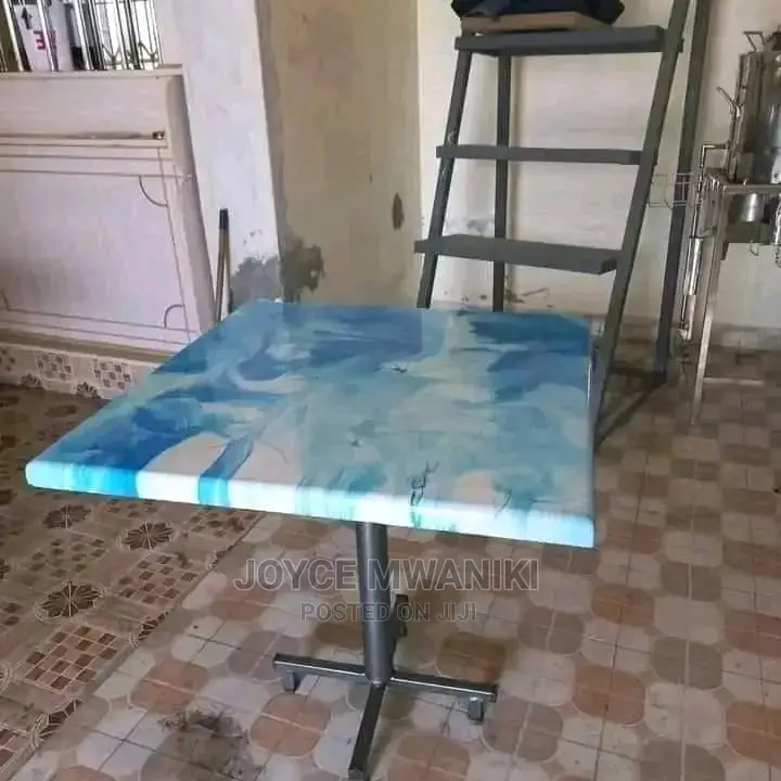 Restaurant Table 2.5ft by 2.5ft