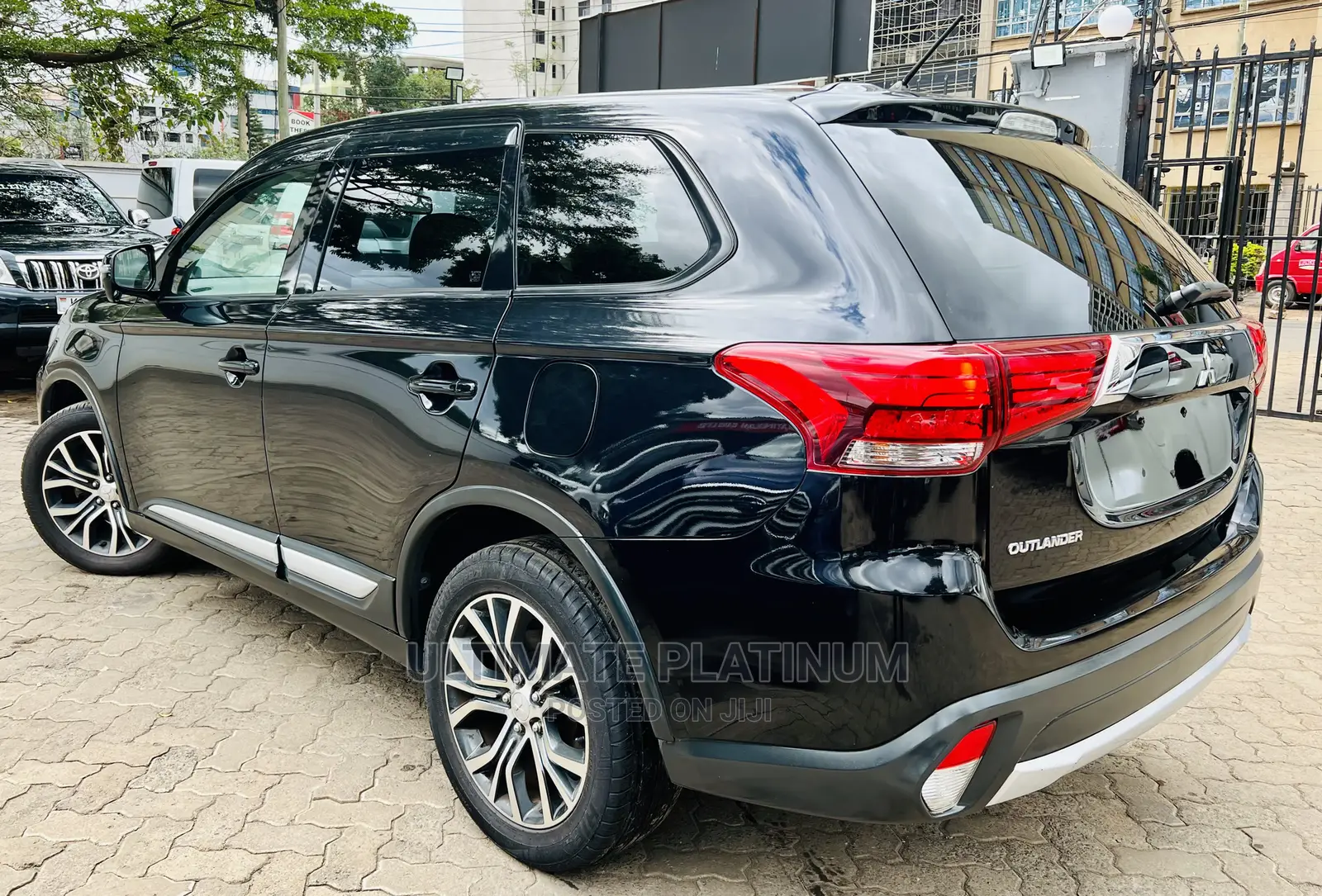 Mitsubishi Outlander 2016 Black