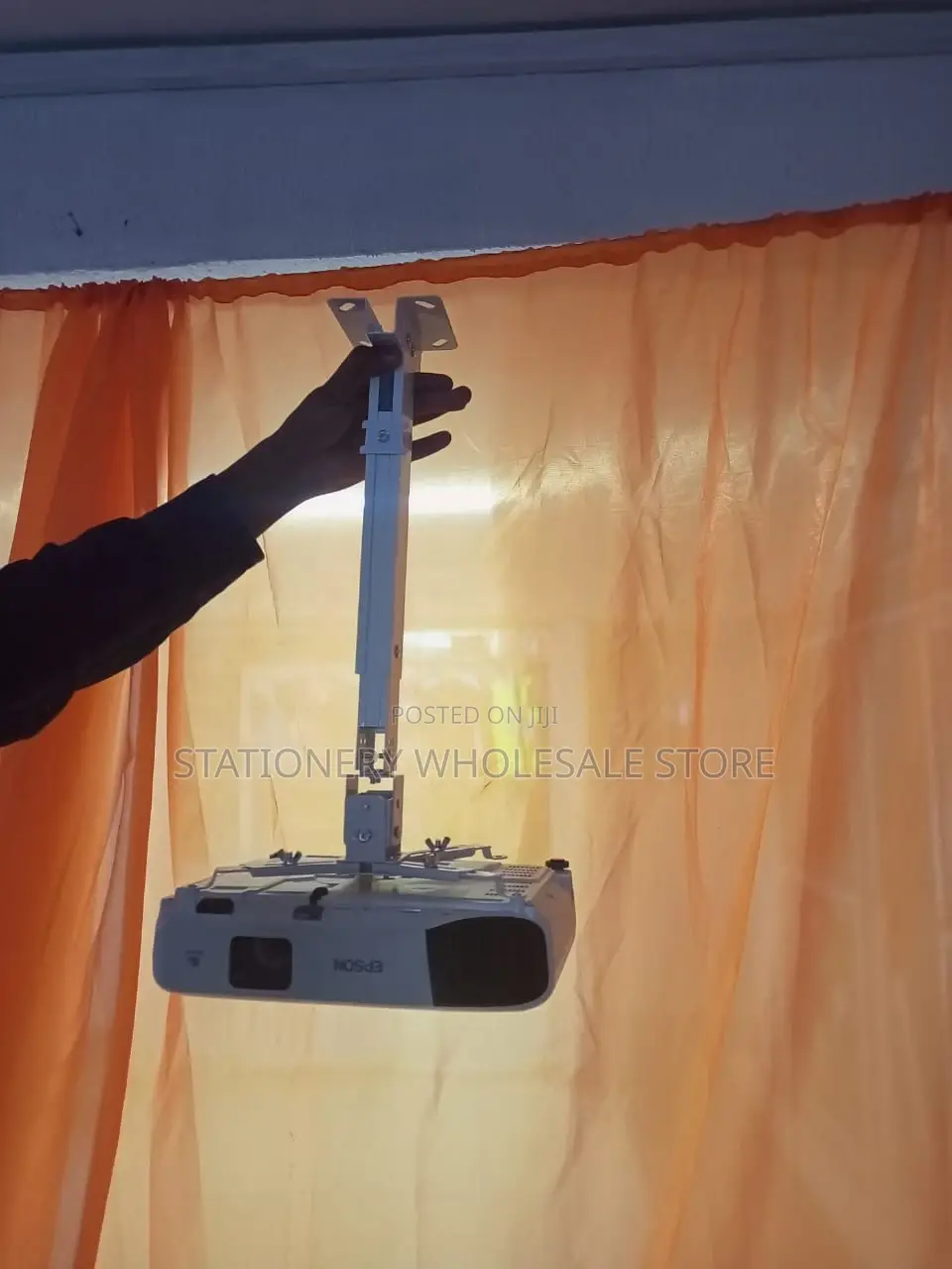 Pull Down Projection Screen