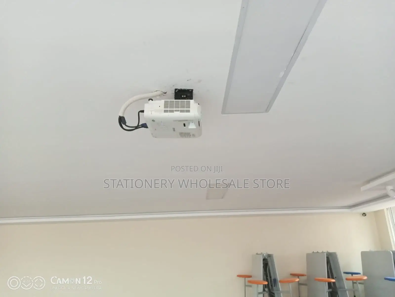Pull Down Projection Screen