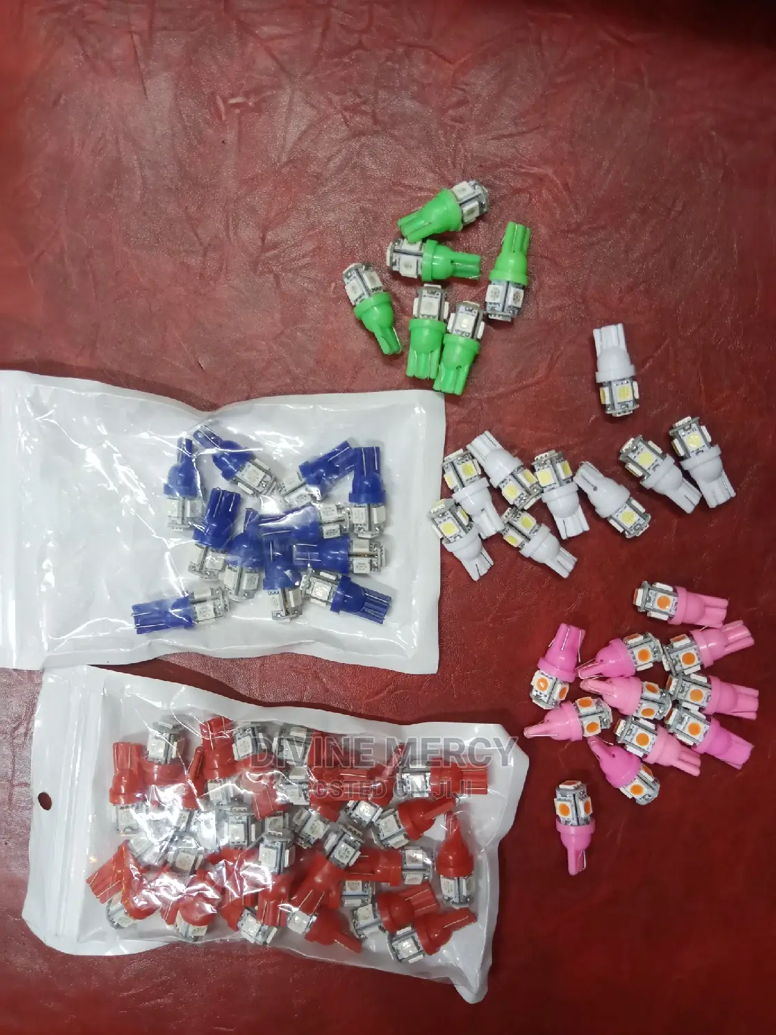 Packing Bulbs T 10 Coloured LED