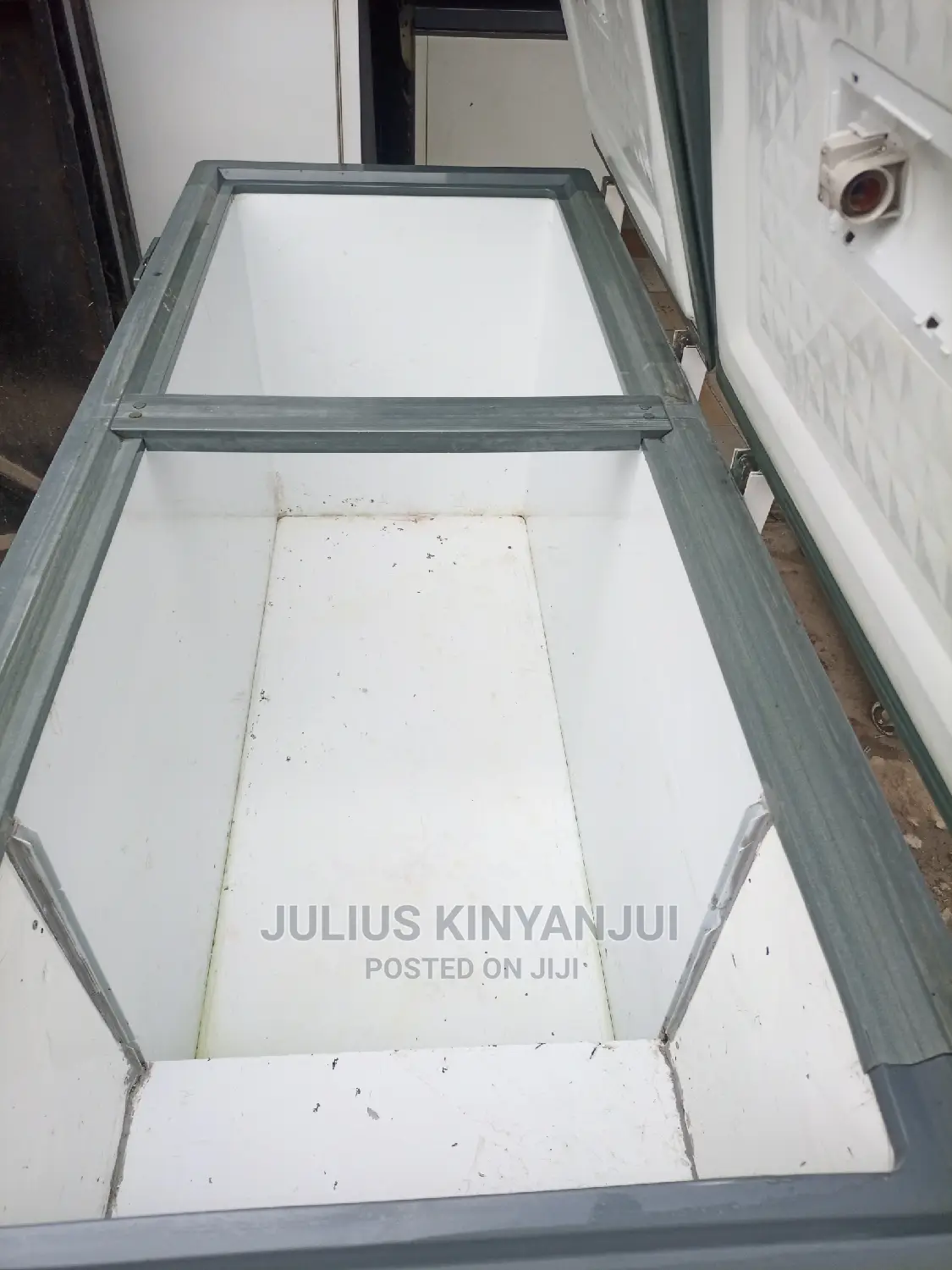 Double Door Freezer