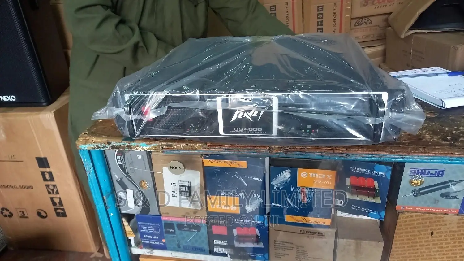 4000 Watts Power Amplifier Peavey