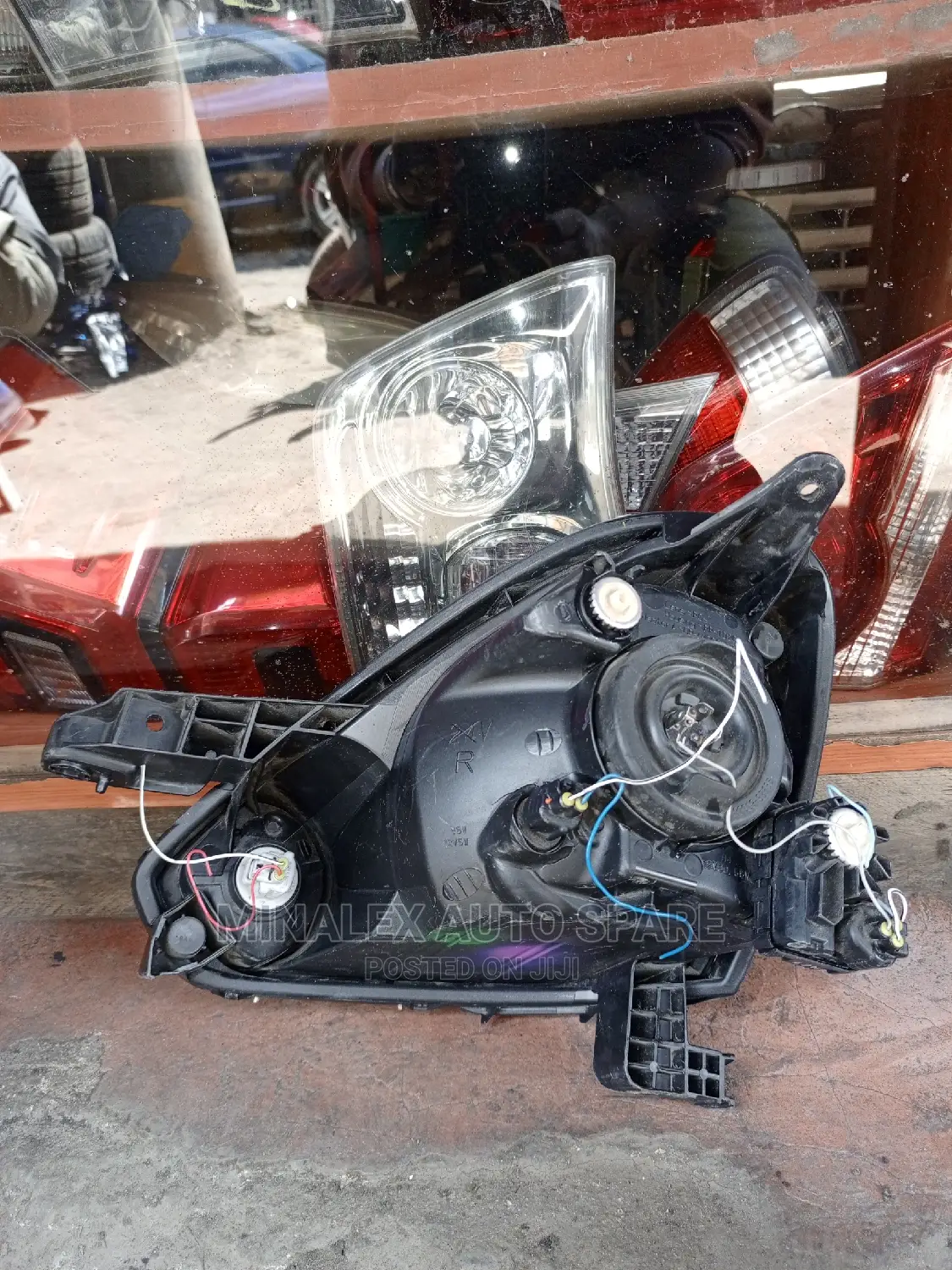 Daihatsu Mira Eis Headlight