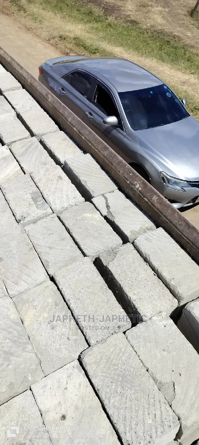 Machines Cut Stones-Ile Ya Ndarugo