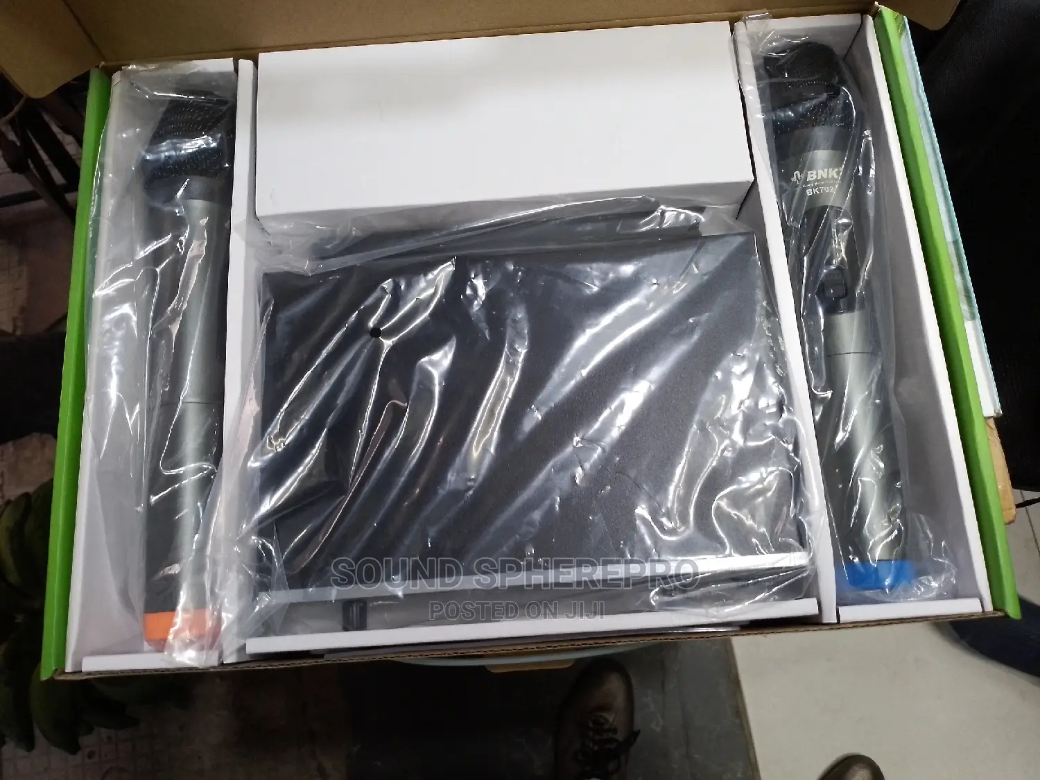 BNK 702 Wireless Microphone