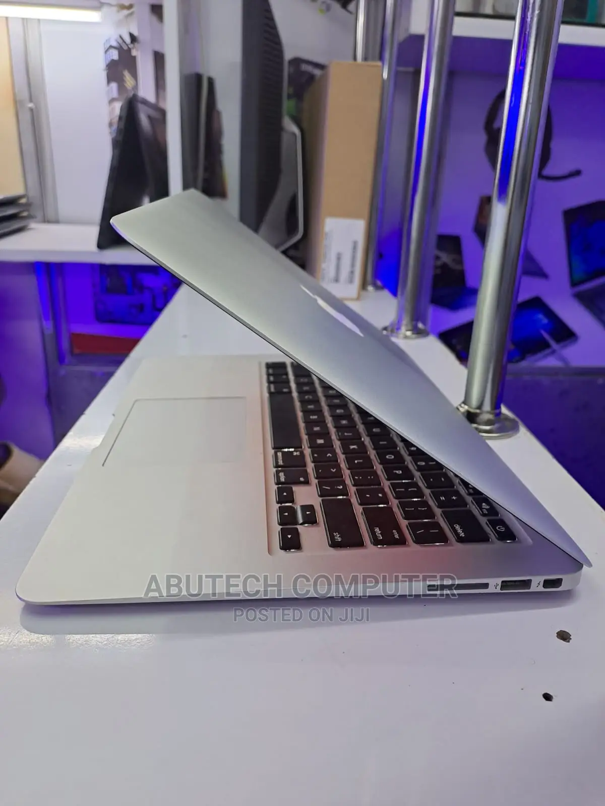 Laptop Apple MacBook Air 2015 8GB Intel Core I7 SSD 128GB