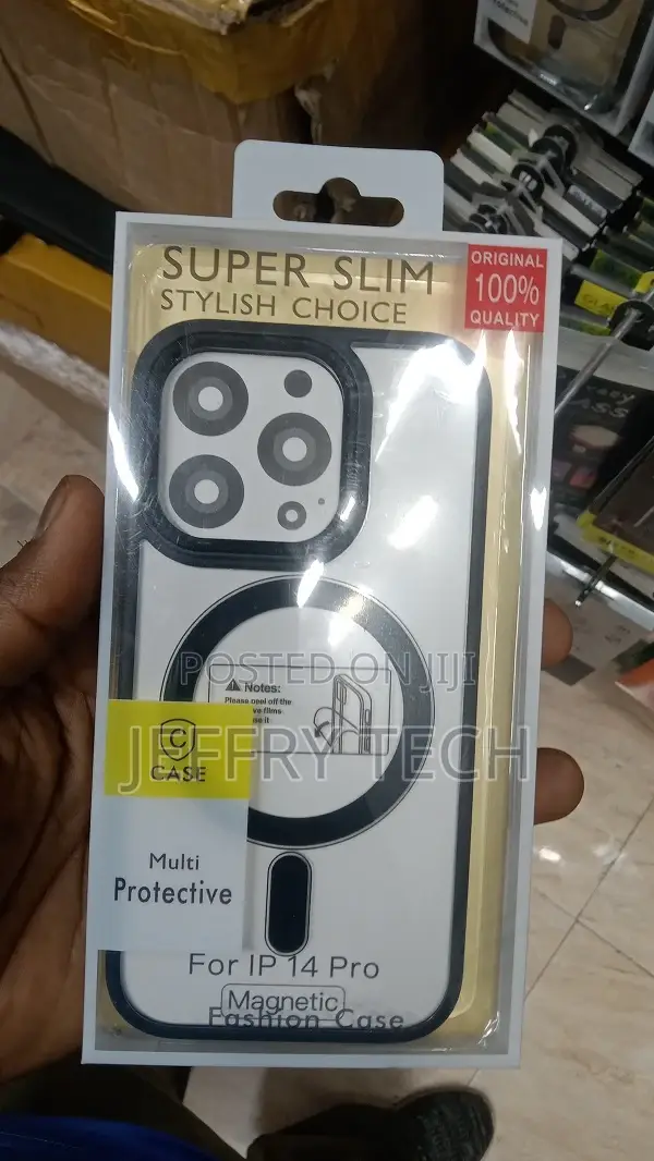 Hard-Shell Case With Magsafe for iPhone 14 - Clear/Black
