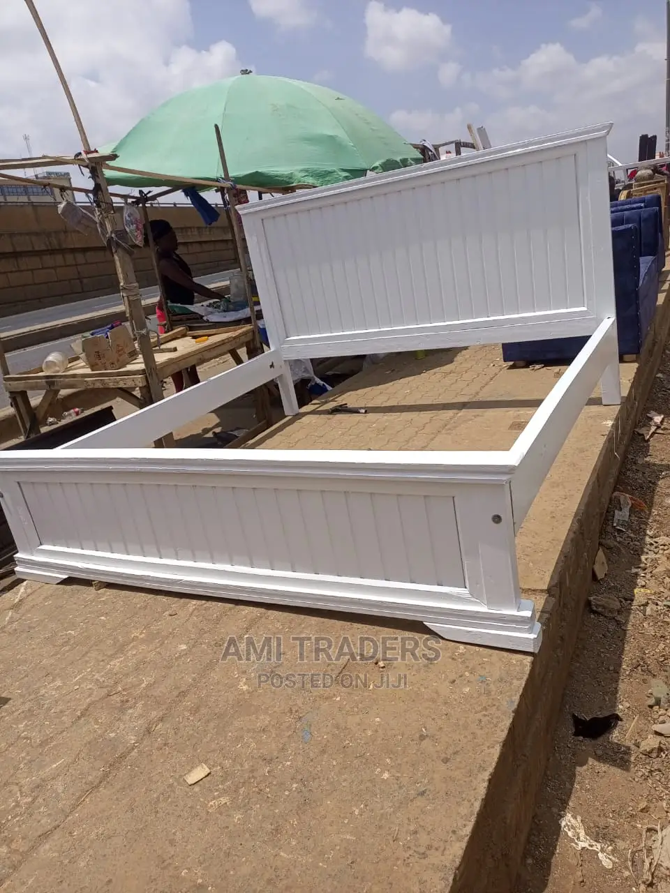 Luxury White Quen Beed.