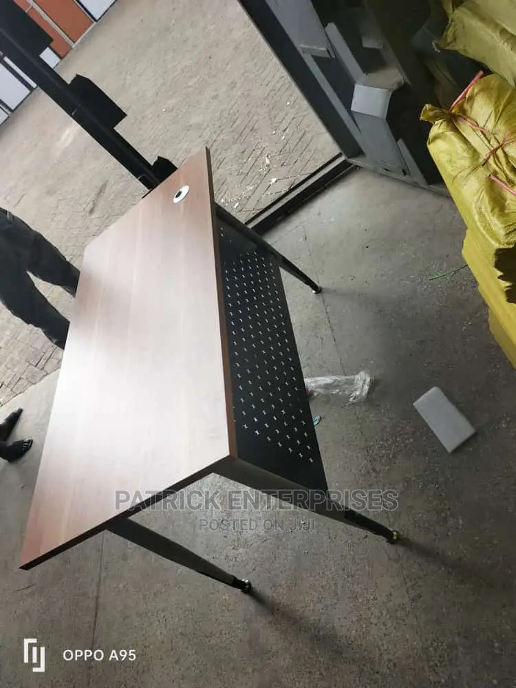 Imported Metallic Office Desk 1.2 MTRS