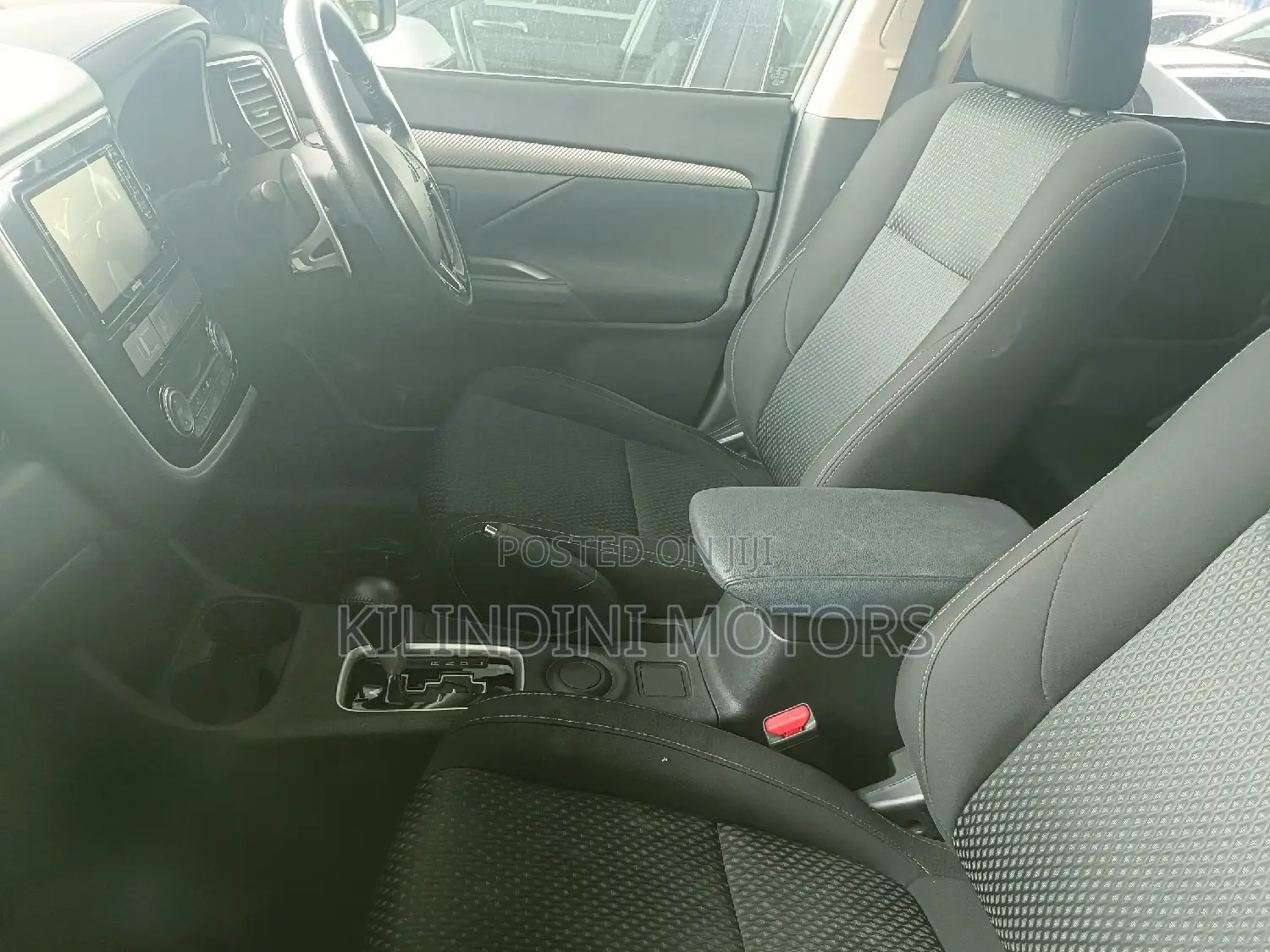 Mitsubishi Outlander 2018 White